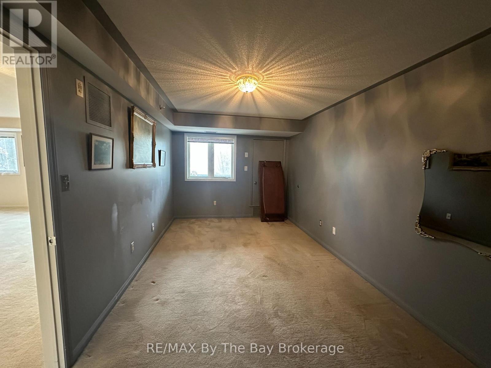 202 - 16 Westbury Avenue, Wasaga Beach, Ontario  L9Z 0B8 - Photo 7 - S12573144