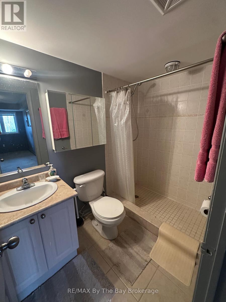 202 - 16 Westbury Avenue, Wasaga Beach, Ontario  L9Z 0B8 - Photo 8 - S12573144