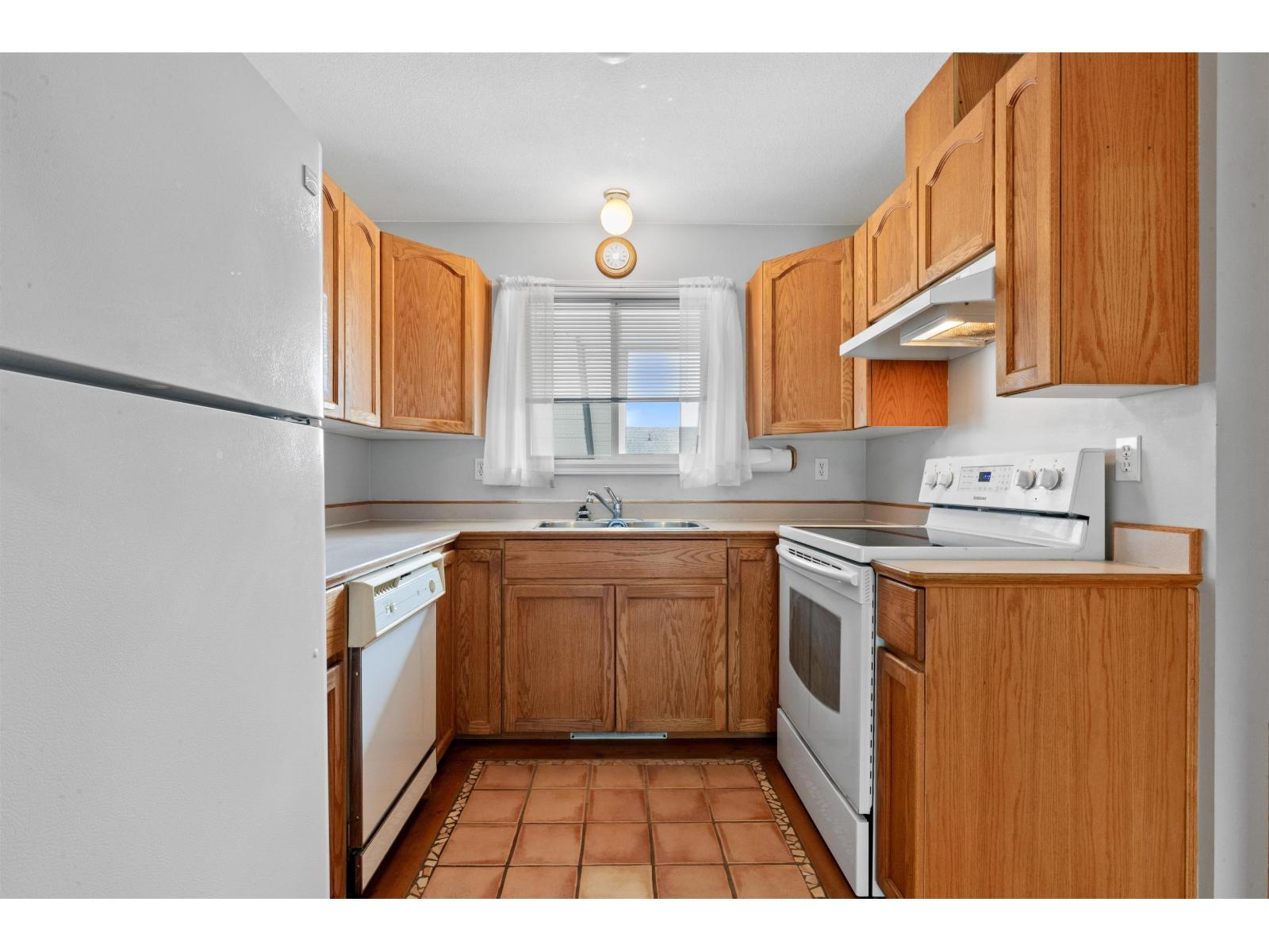 10 5770 Vedder Road, Vedder Crossing, Chilliwack, British Columbia  V2R 3V6 - Photo 10 - R3069686