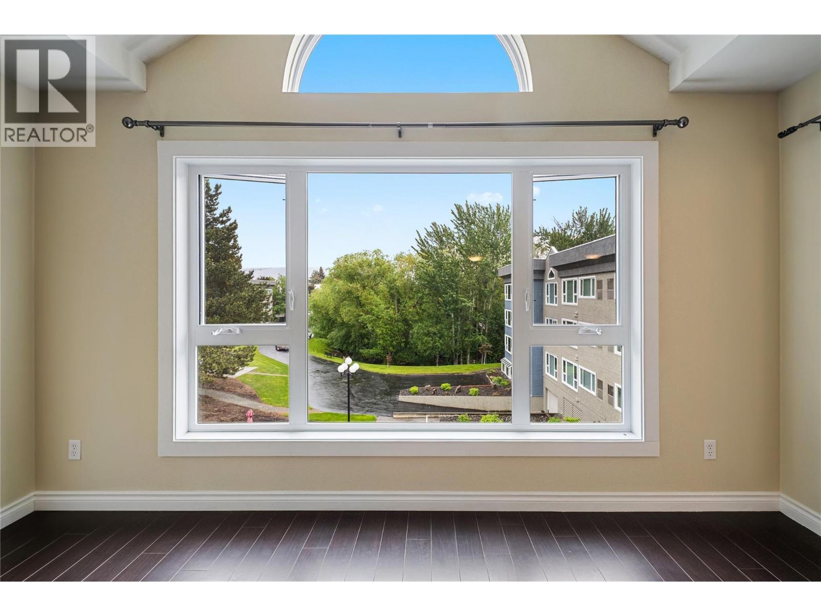 1045 Sutherland Avenue N Unit# 323, Kelowna, British Columbia  V1Y 5Y1 - Photo 3 - 10369925