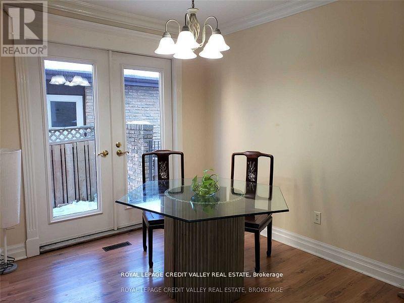 24 Sutter Avenue, Brampton, Ontario  L6Z 1G7 - Photo 9 - W12573012