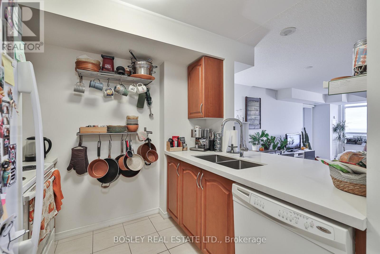 2007 - 60 Heintzman Street, Toronto, Ontario  M6P 5A1 - Photo 3 - W12573048