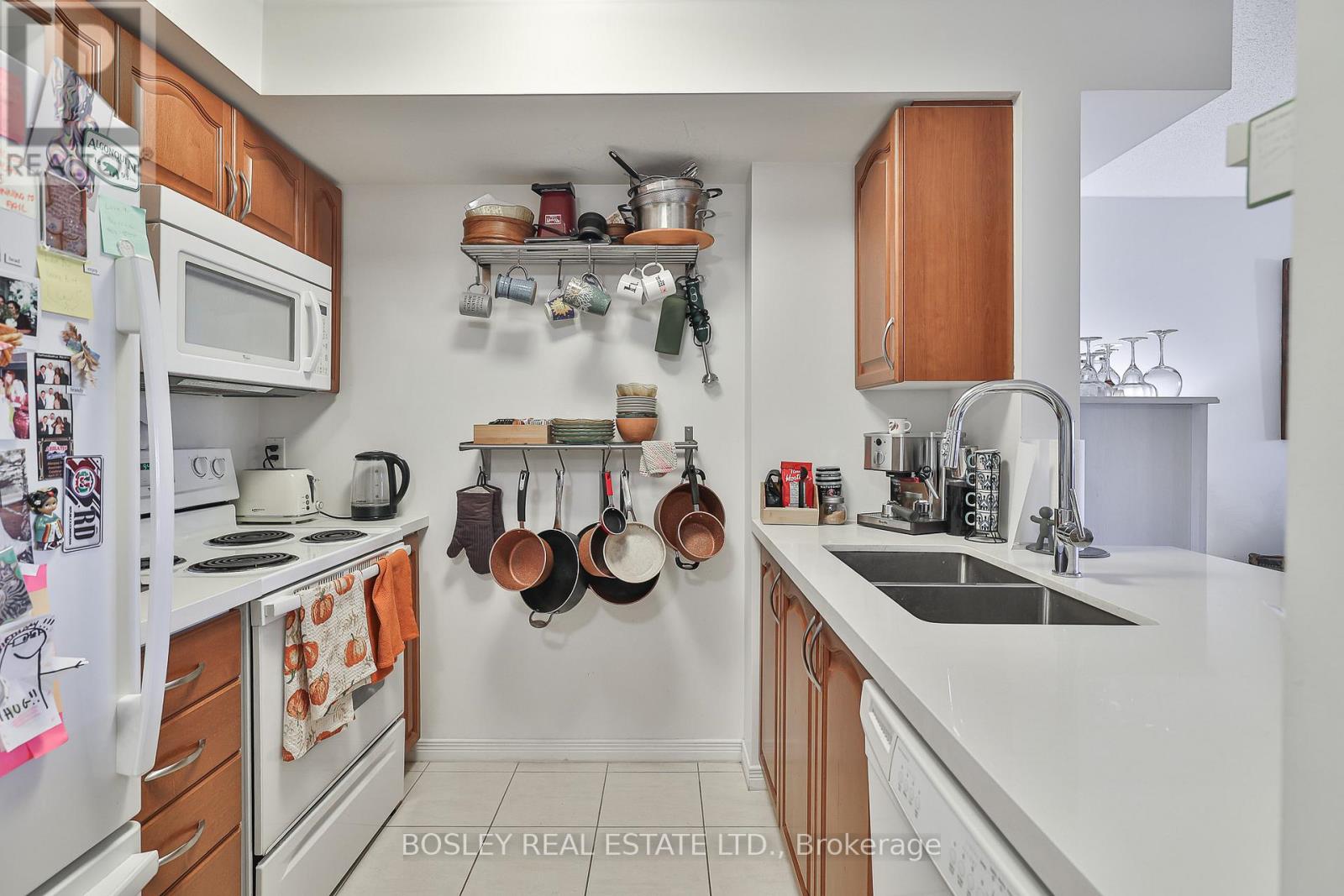 2007 - 60 Heintzman Street, Toronto, Ontario  M6P 5A1 - Photo 5 - W12573048