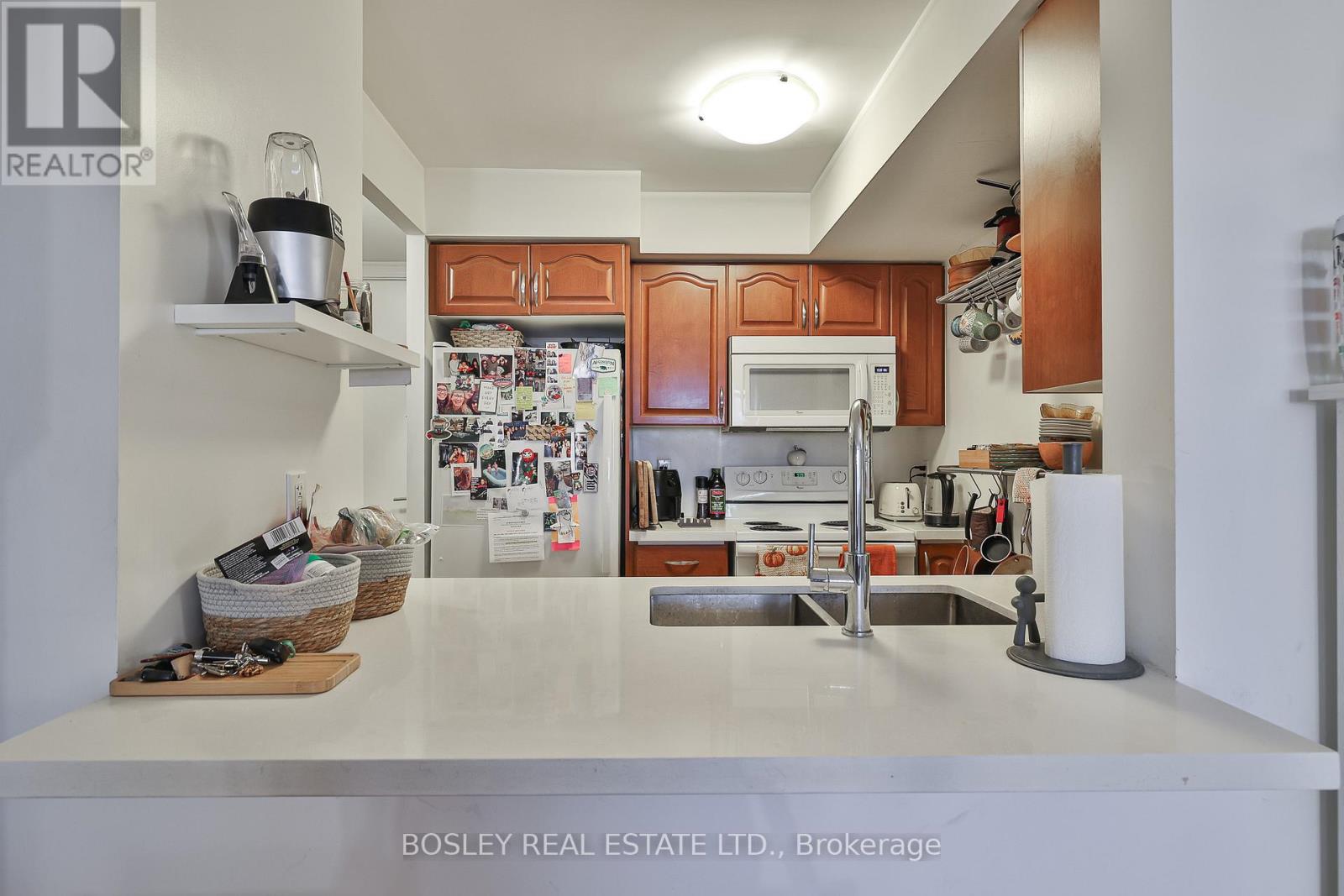 2007 - 60 Heintzman Street, Toronto, Ontario  M6P 5A1 - Photo 7 - W12573048