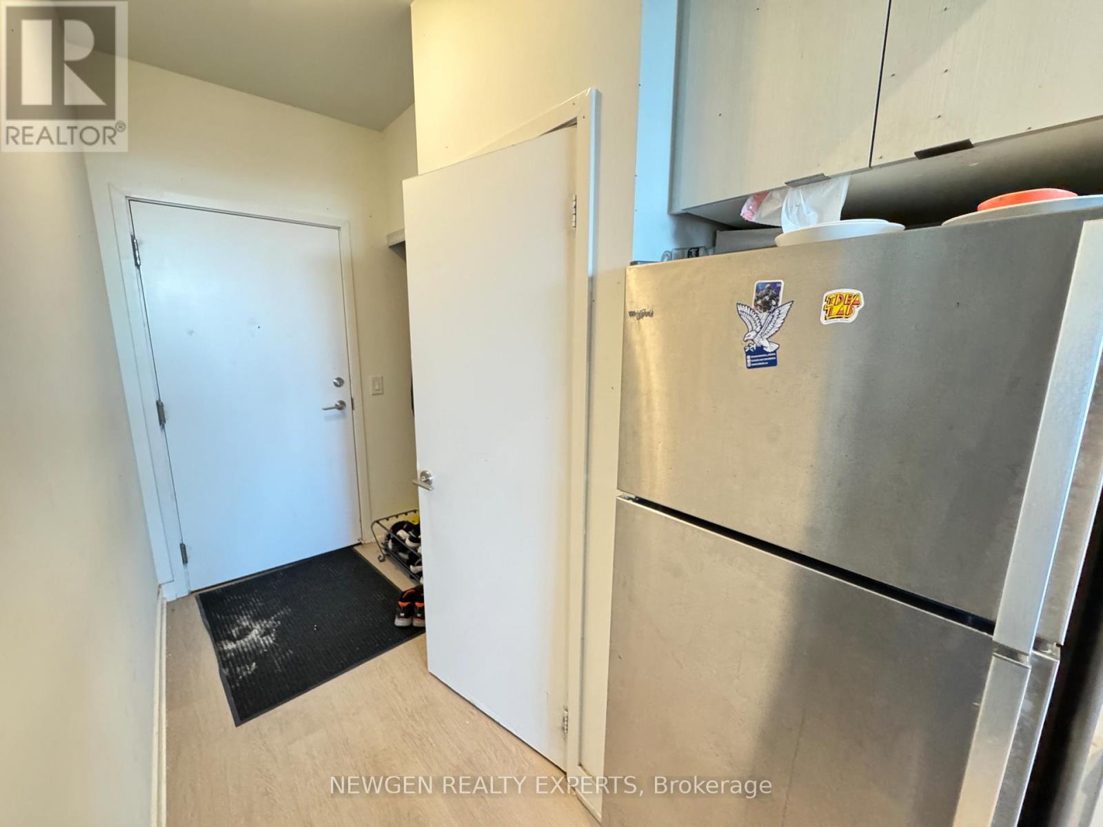 824 - 859 The Queensway, Toronto, Ontario  M8Z 1N8 - Photo 5 - W12573076