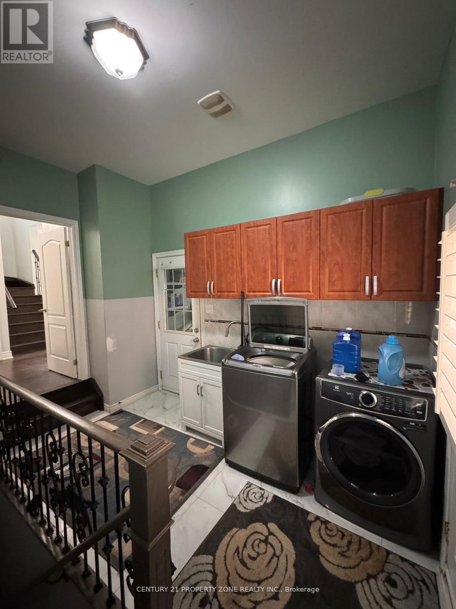 Room B - 33 Gamson Crescent, Brampton, Ontario  L6R 0V7 - Photo 2 - W12573090