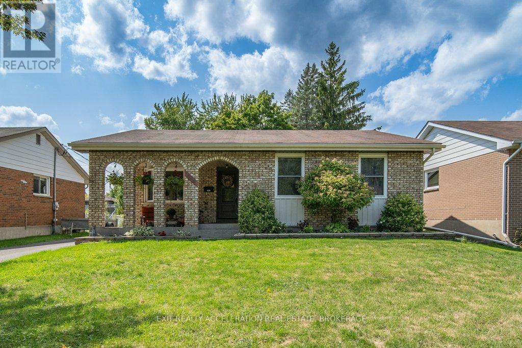 286 Barrett Boulevard, Greater Napanee, Ontario K7R 1G8 - Photo 1 - X12573204