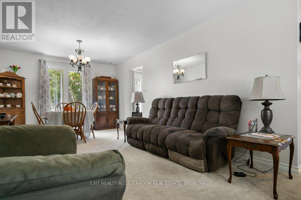 286 Barrett Boulevard, Greater Napanee, Ontario K7R 1G8 - Photo 10 - X12573204