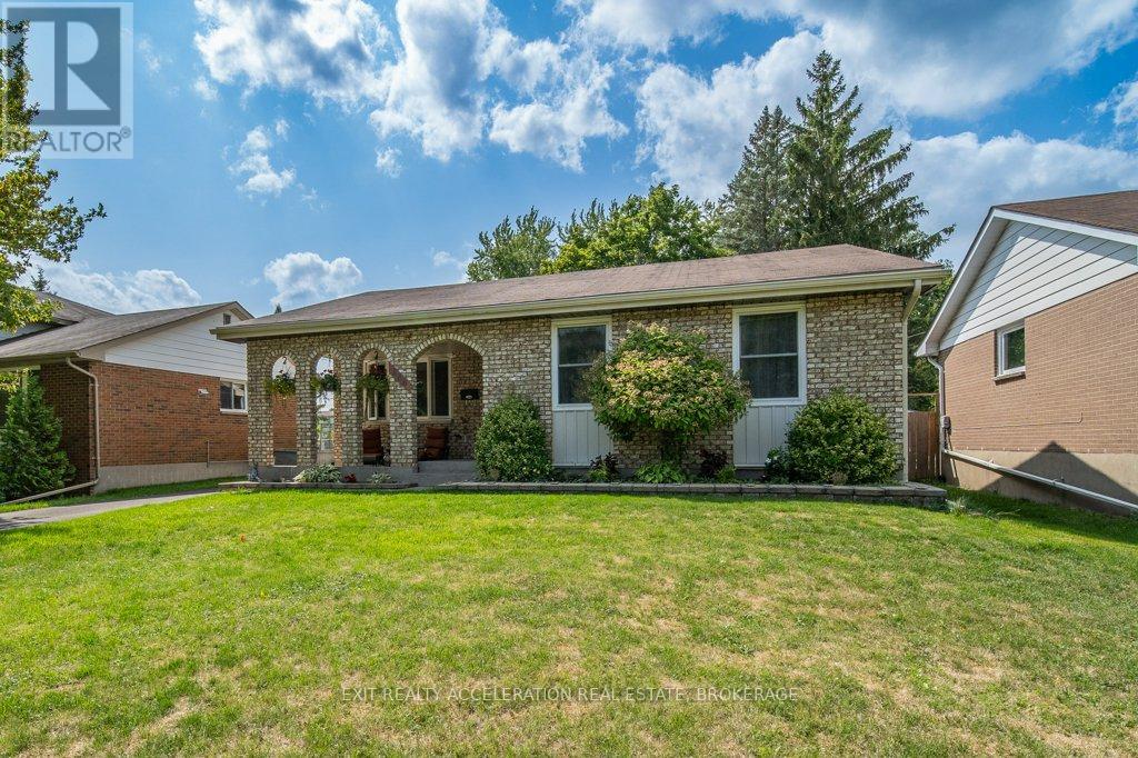 286 Barrett Boulevard, Greater Napanee, Ontario K7R 1G8 - Photo 2 - X12573204