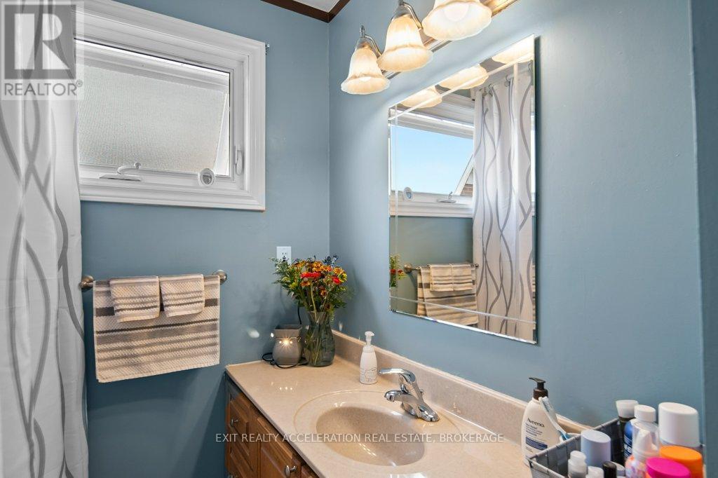 286 Barrett Boulevard, Greater Napanee, Ontario K7R 1G8 - Photo 25 - X12573204