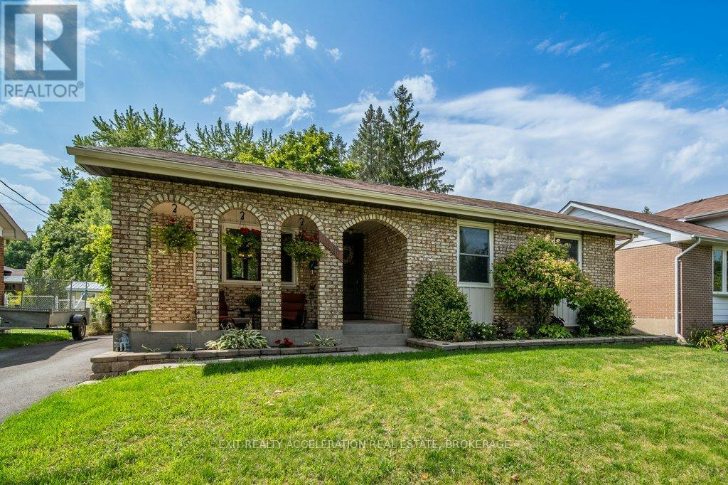 286 Barrett Boulevard, Greater Napanee, Ontario K7R 1G8 - Photo 3 - X12573204