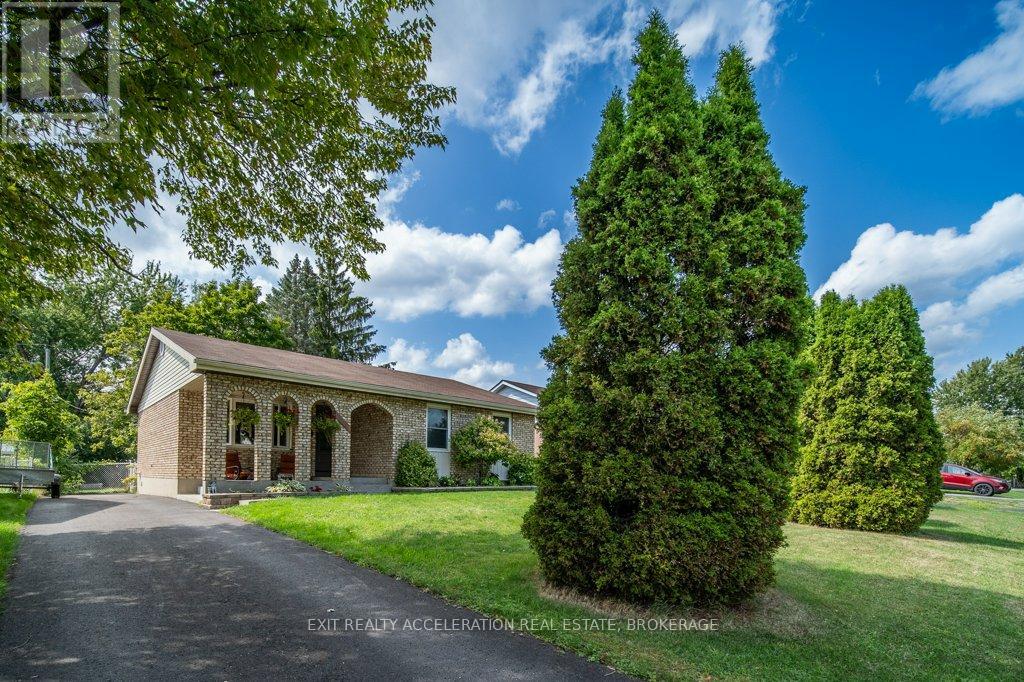 286 Barrett Boulevard, Greater Napanee, Ontario K7R 1G8 - Photo 4 - X12573204