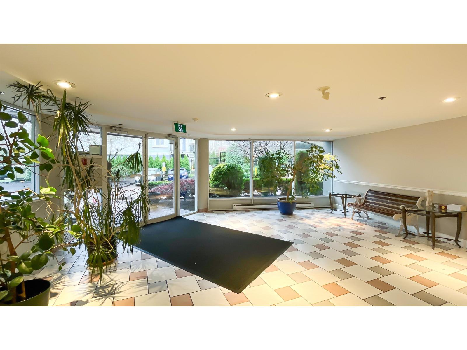 305 9299 121 Street, Surrey, British Columbia  V3V 7X8 - Photo 4 - R3069641