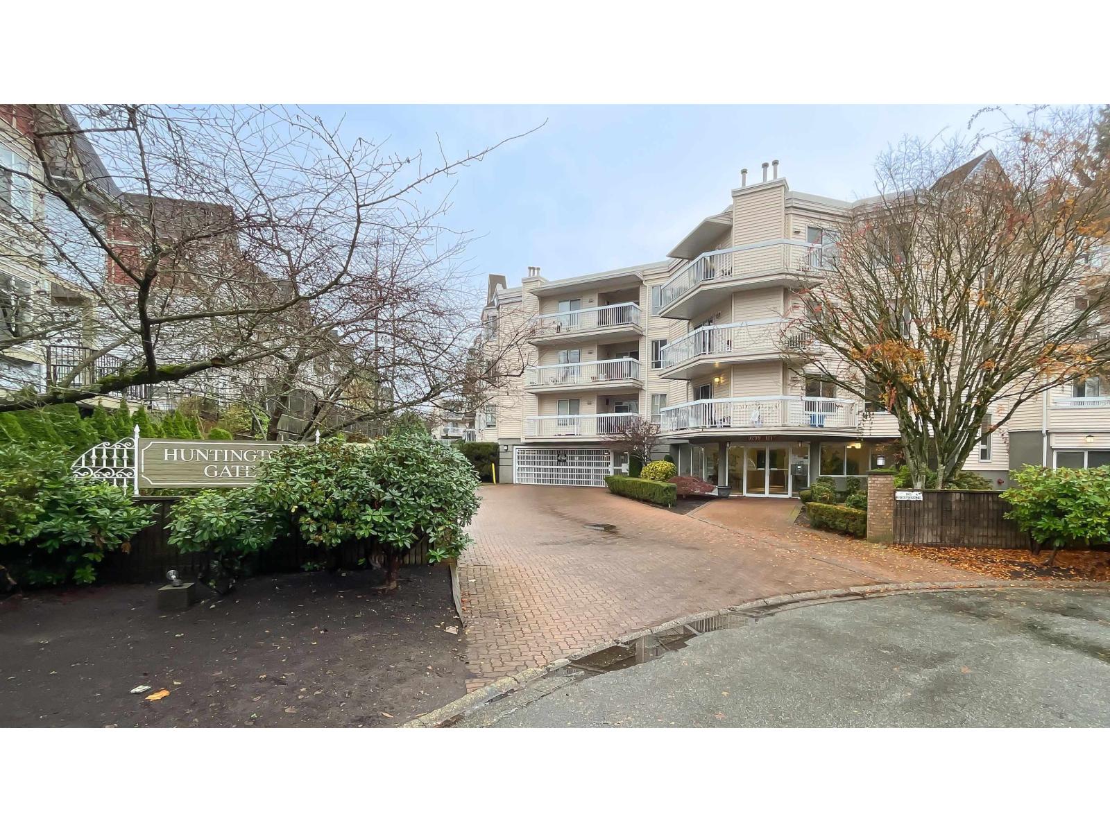 305 9299 121 STREET, Surrey, British Columbia