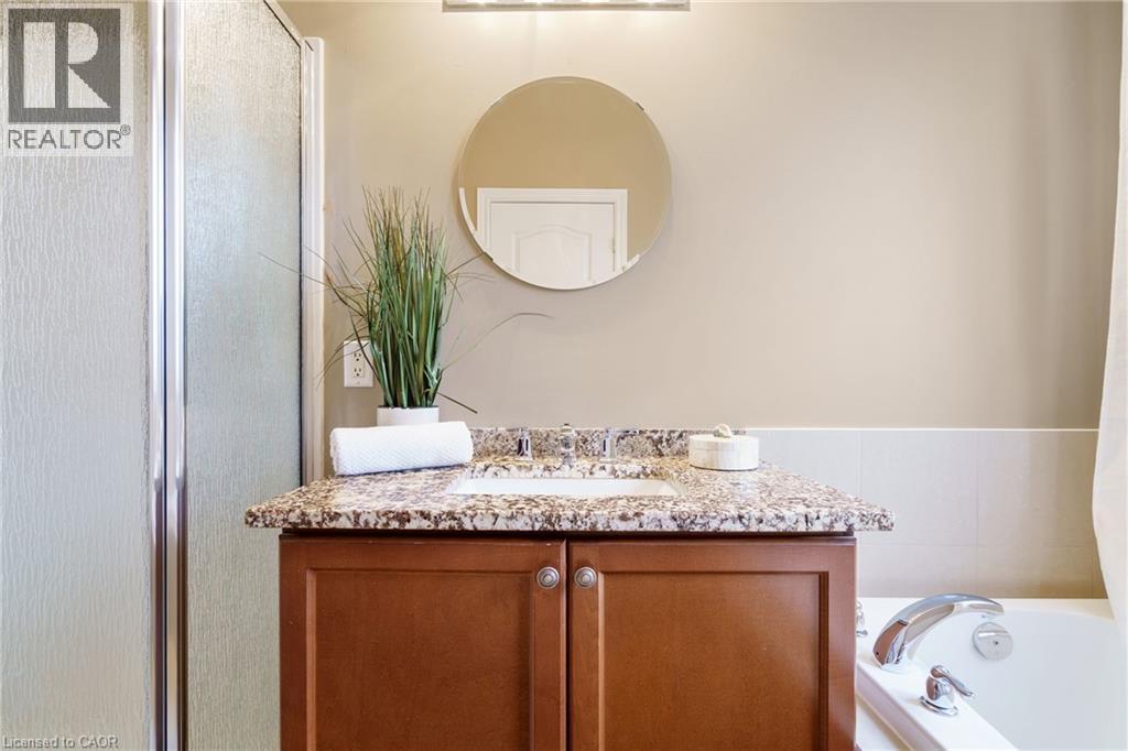 25 Sidare Court, Grimsby, Ontario  L3M 4E8 - Photo 19 - 40786109