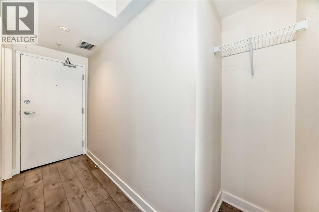 810, 10 Brentwood Common Nw, Calgary, Alberta  T2L 1K8 - Photo 5 - A2256850