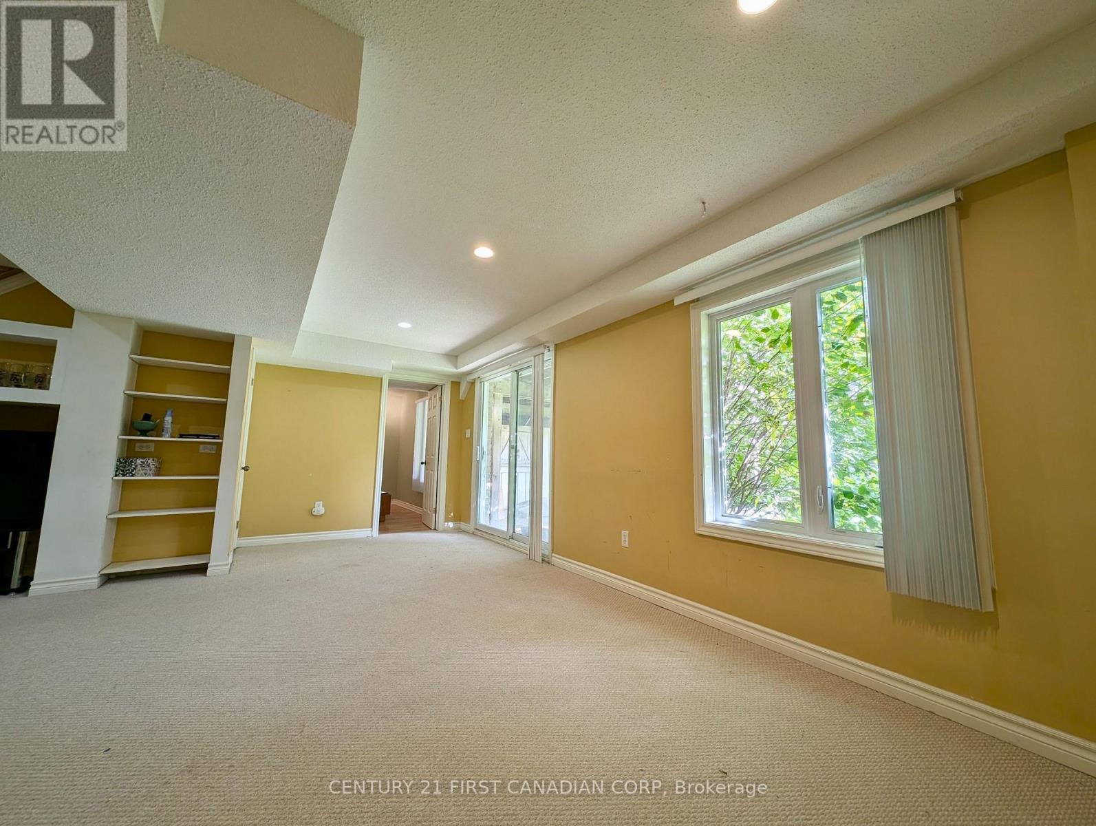 Lower - 924 Guildwood Boulevard, London North, Ontario  N6H 5S9 - Photo 1 - X12573196