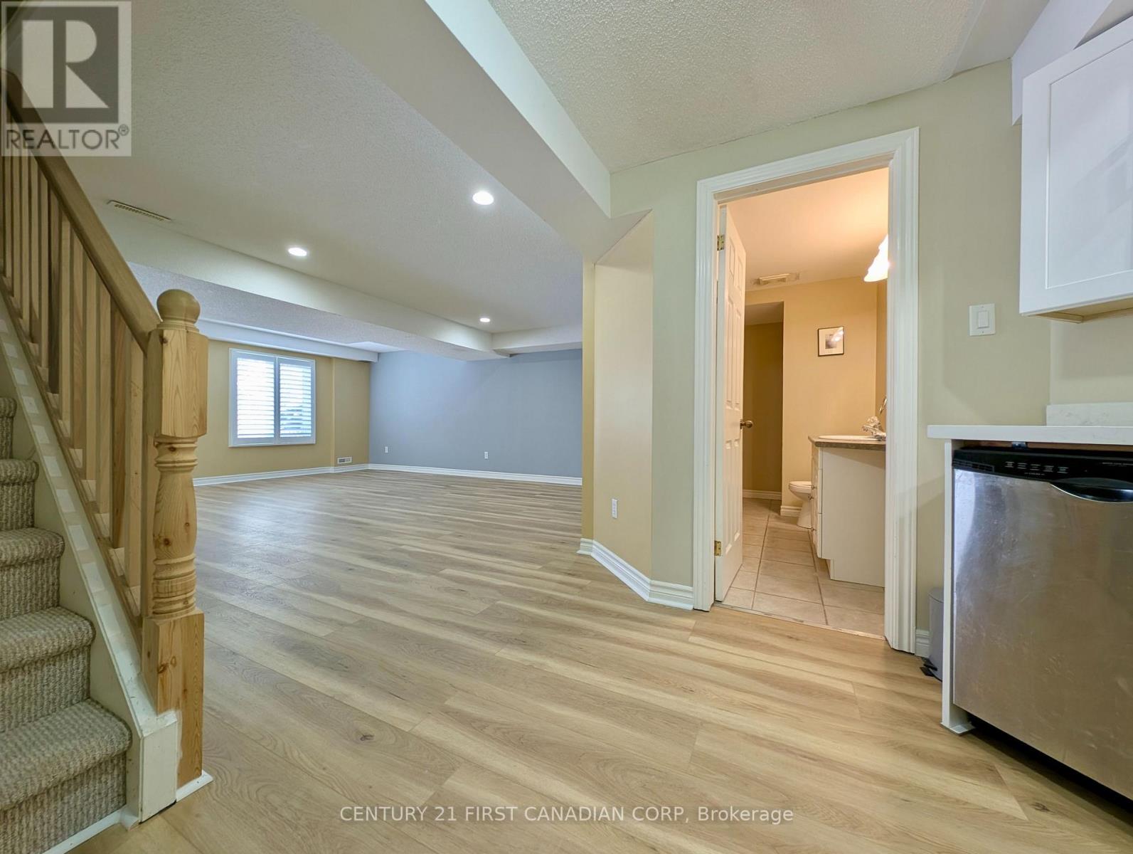 Lower - 924 Guildwood Boulevard, London North, Ontario  N6H 5S9 - Photo 2 - X12573196