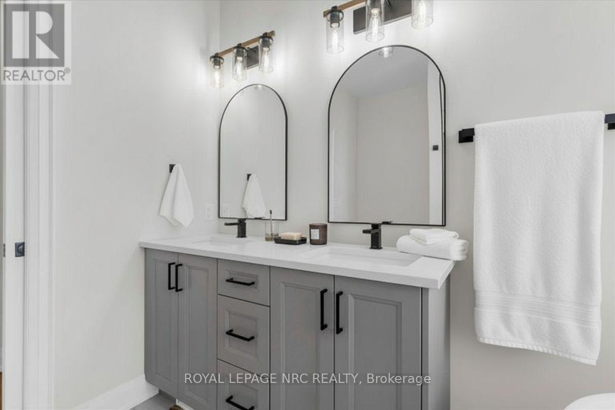 207 Forks Road, Welland, Ontario L3B 6C5 - Photo 28 - X12441544