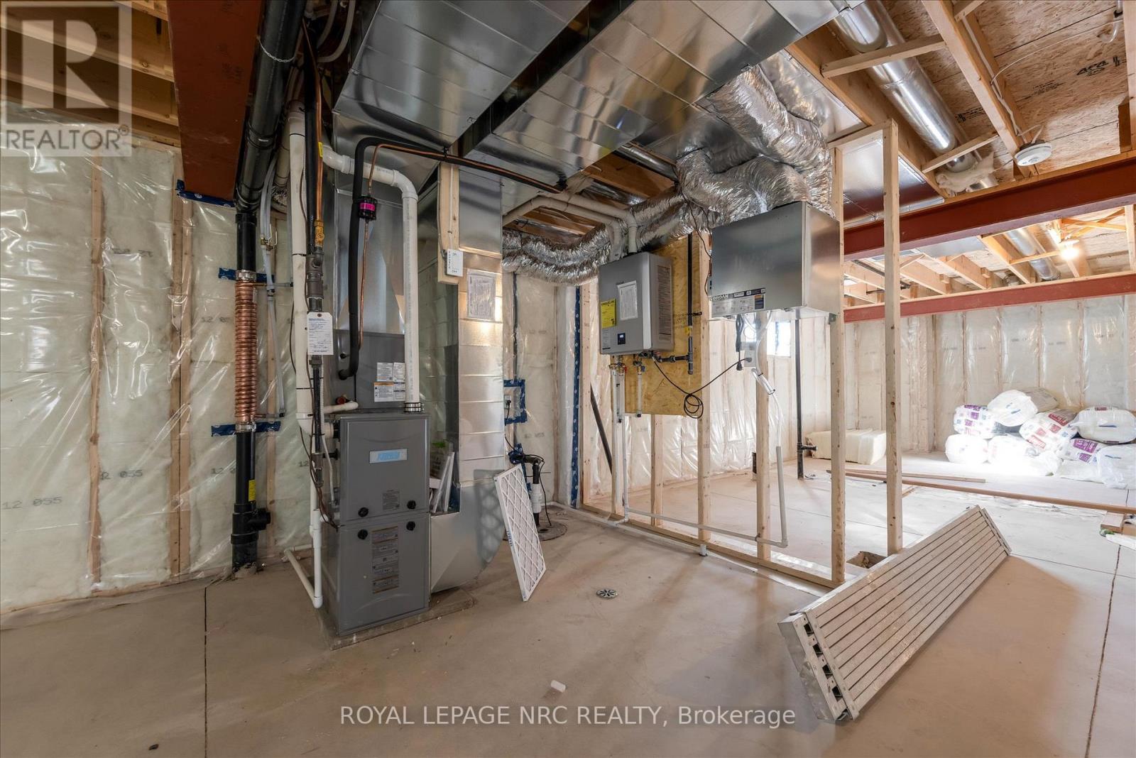 207 Forks Road, Welland, Ontario L3B 6C5 - Photo 37 - X12441544