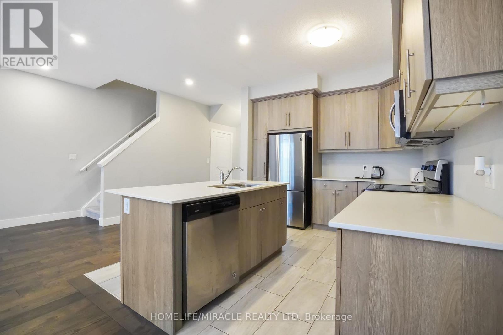 177 Edgevalley Road, London East, Ontario  N5V 0C5 - Photo 11 - X12573000