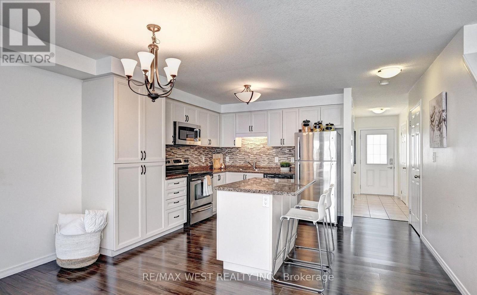 21 Machado Street, Kitchener, Ontario  N2R 0C1 - Photo 13 - X12573050