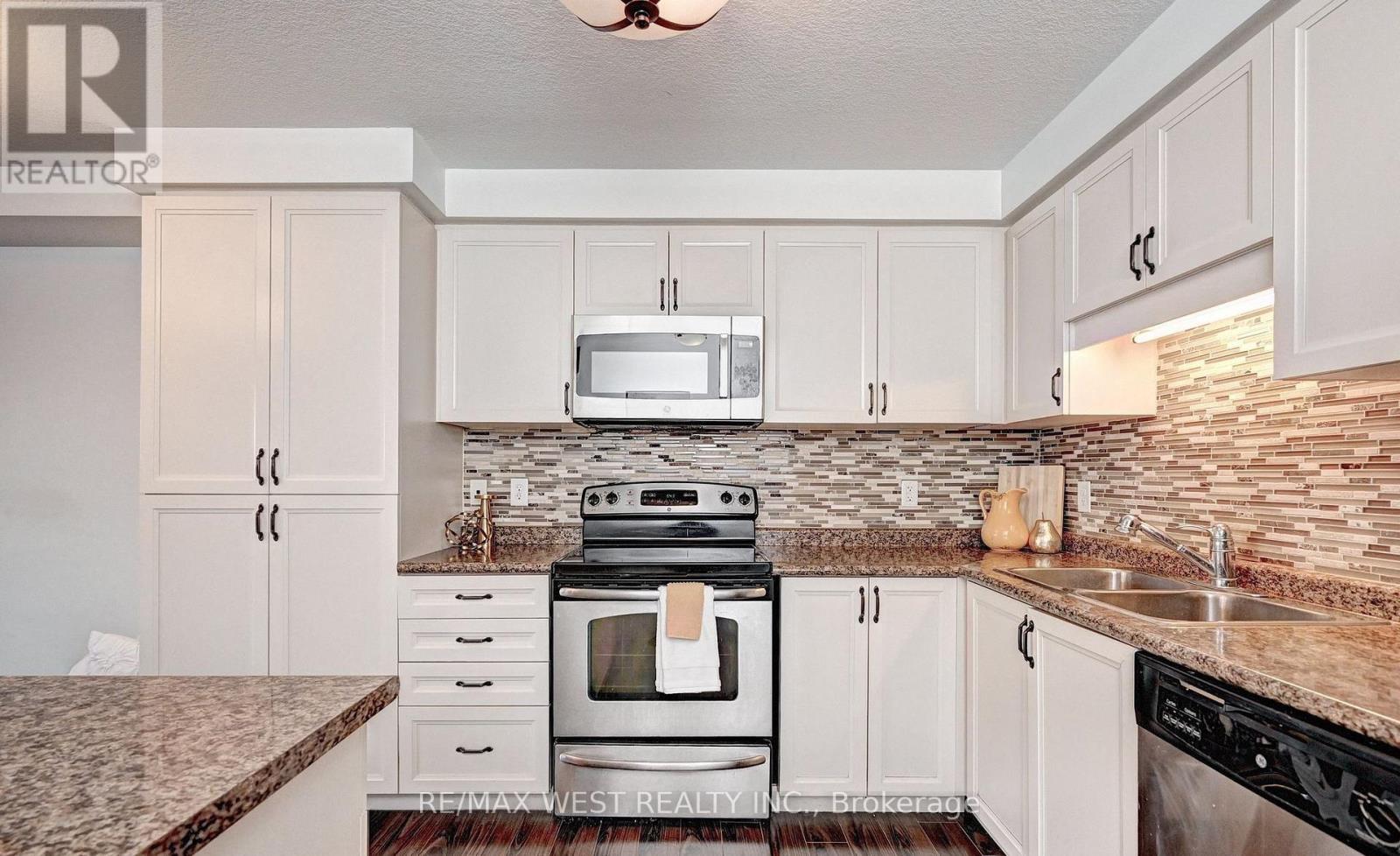 21 Machado Street, Kitchener, Ontario  N2R 0C1 - Photo 14 - X12573050