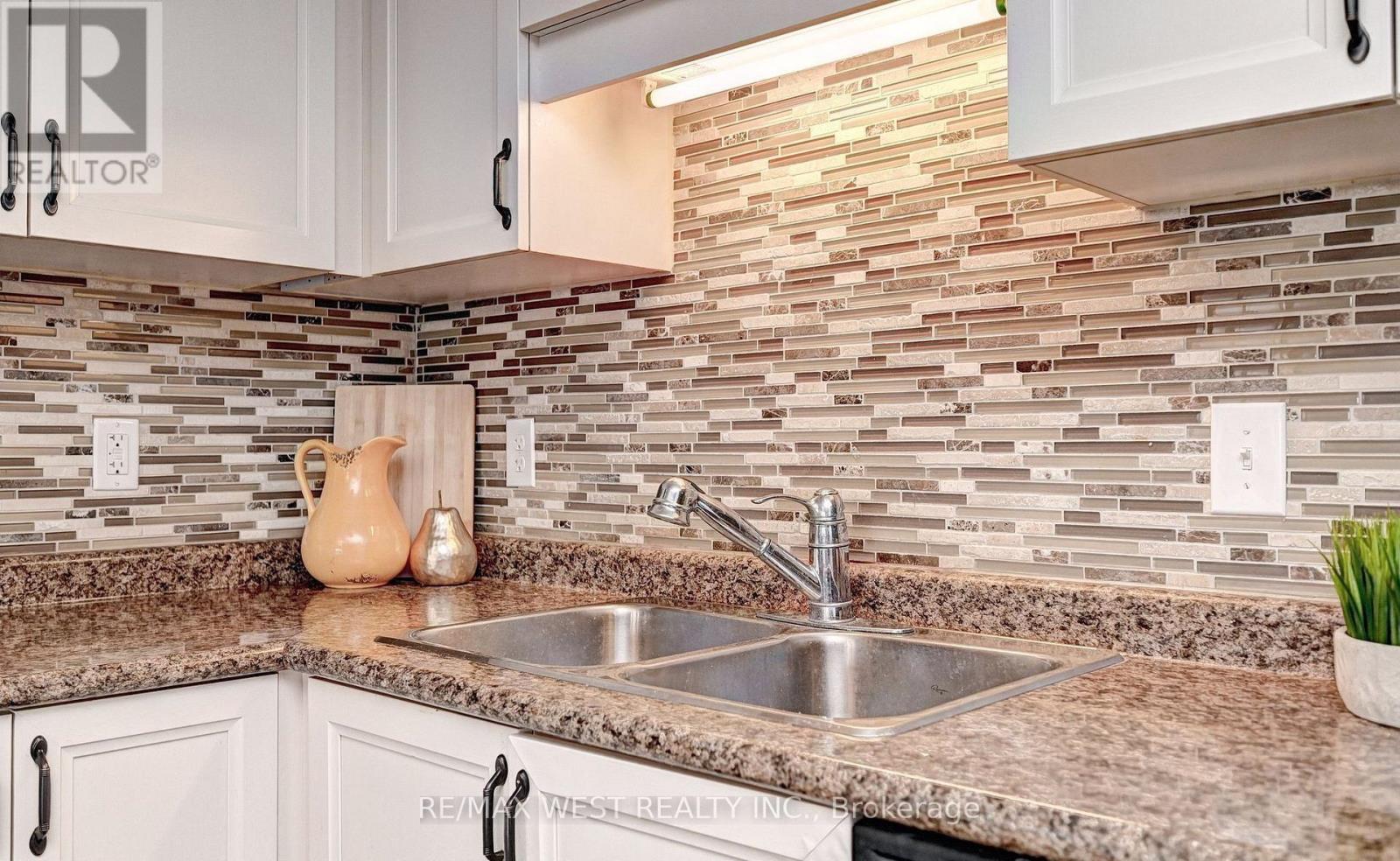 21 Machado Street, Kitchener, Ontario  N2R 0C1 - Photo 15 - X12573050