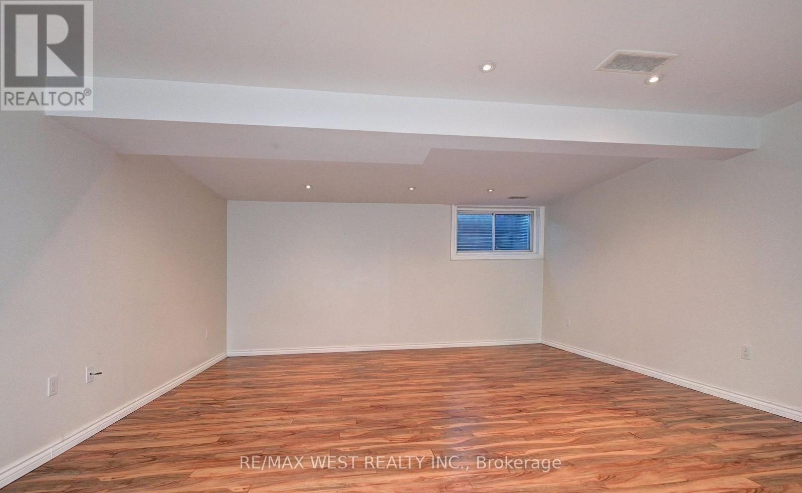 21 Machado Street, Kitchener, Ontario  N2R 0C1 - Photo 35 - X12573050