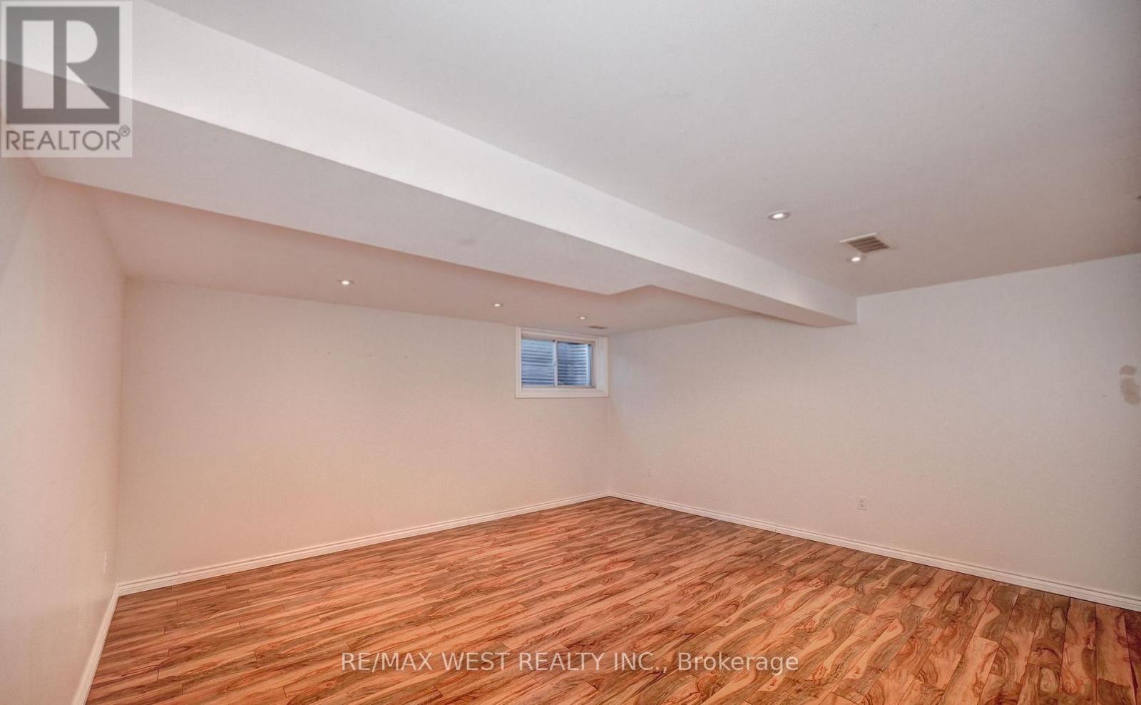 21 Machado Street, Kitchener, Ontario  N2R 0C1 - Photo 36 - X12573050