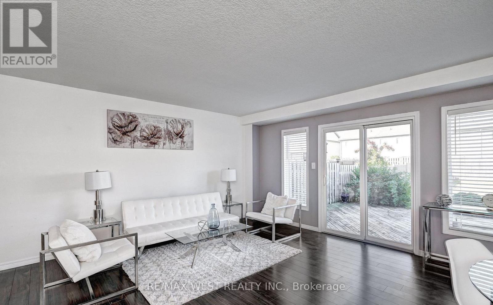 21 Machado Street, Kitchener, Ontario  N2R 0C1 - Photo 6 - X12573050