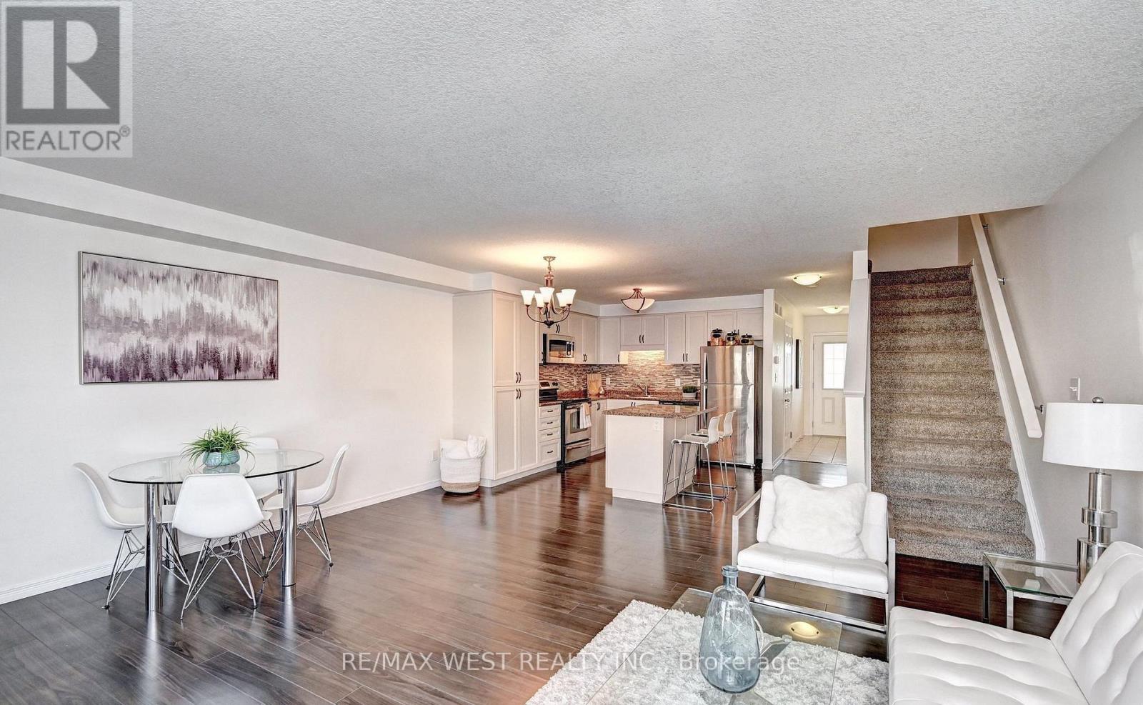 21 Machado Street, Kitchener, Ontario  N2R 0C1 - Photo 7 - X12573050