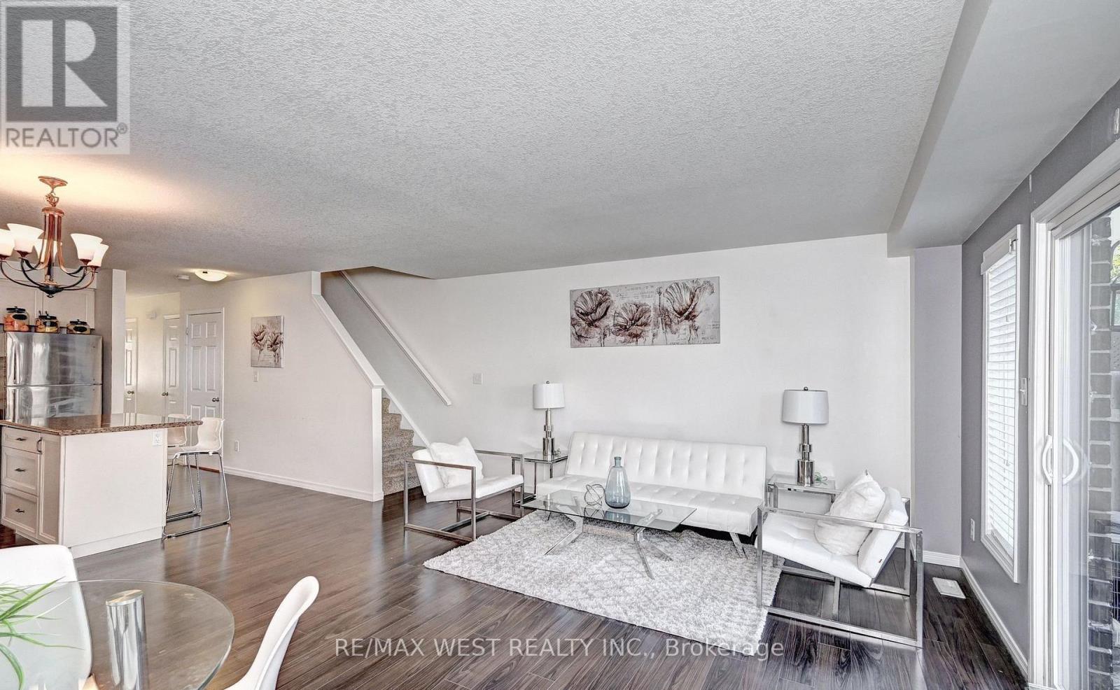 21 Machado Street, Kitchener, Ontario  N2R 0C1 - Photo 8 - X12573050