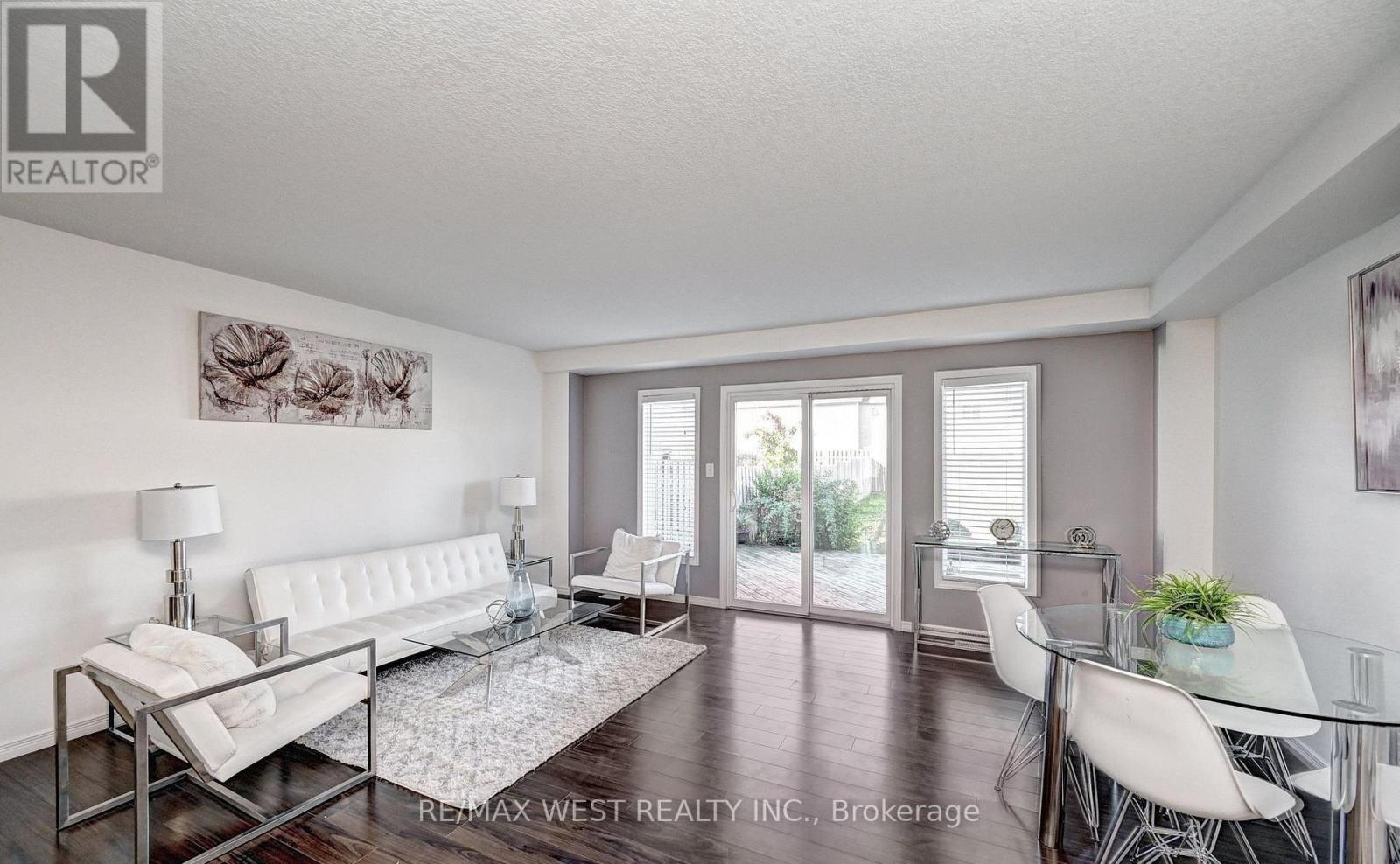 21 Machado Street, Kitchener, Ontario  N2R 0C1 - Photo 9 - X12573050