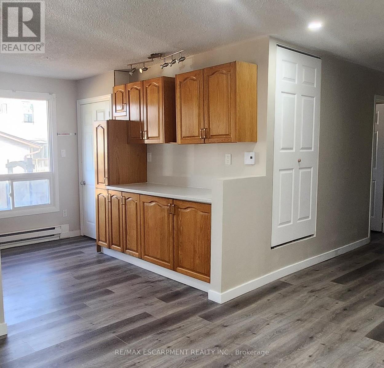 25 Sheldon Street, Brantford, Ontario  N3T 6C2 - Photo 11 - X12573108