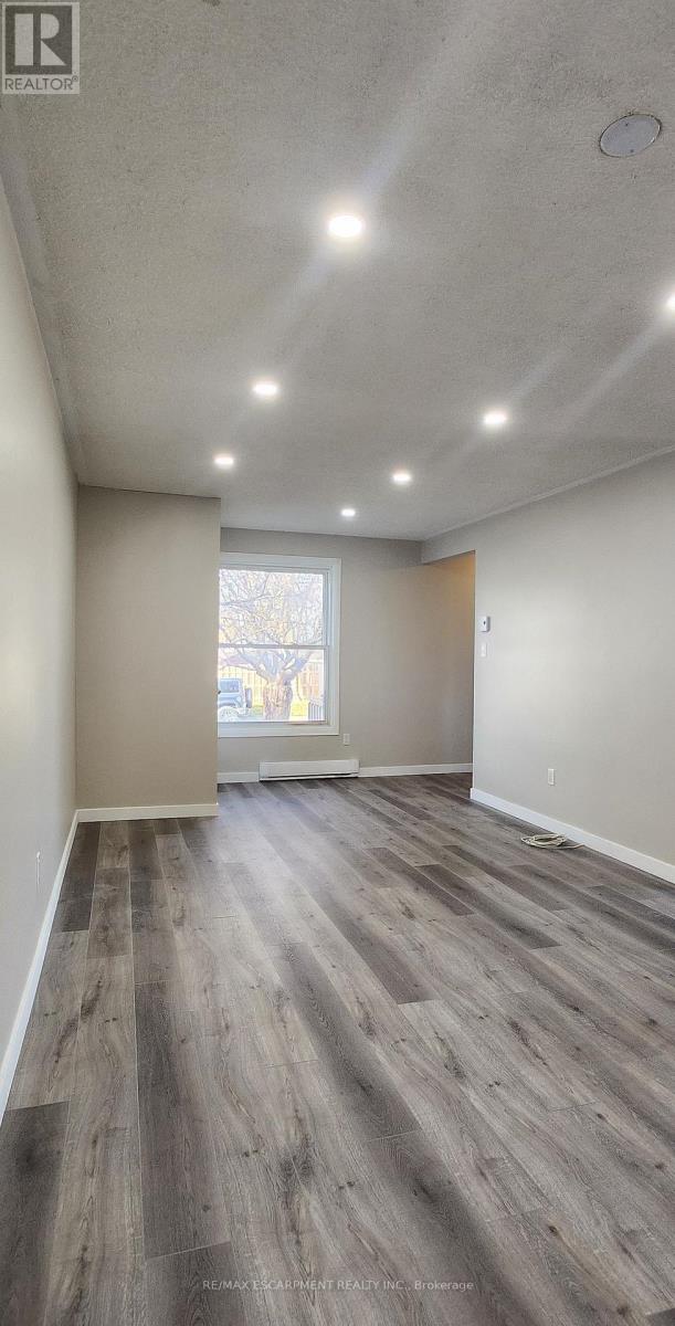 25 Sheldon Street, Brantford, Ontario  N3T 6C2 - Photo 3 - X12573108