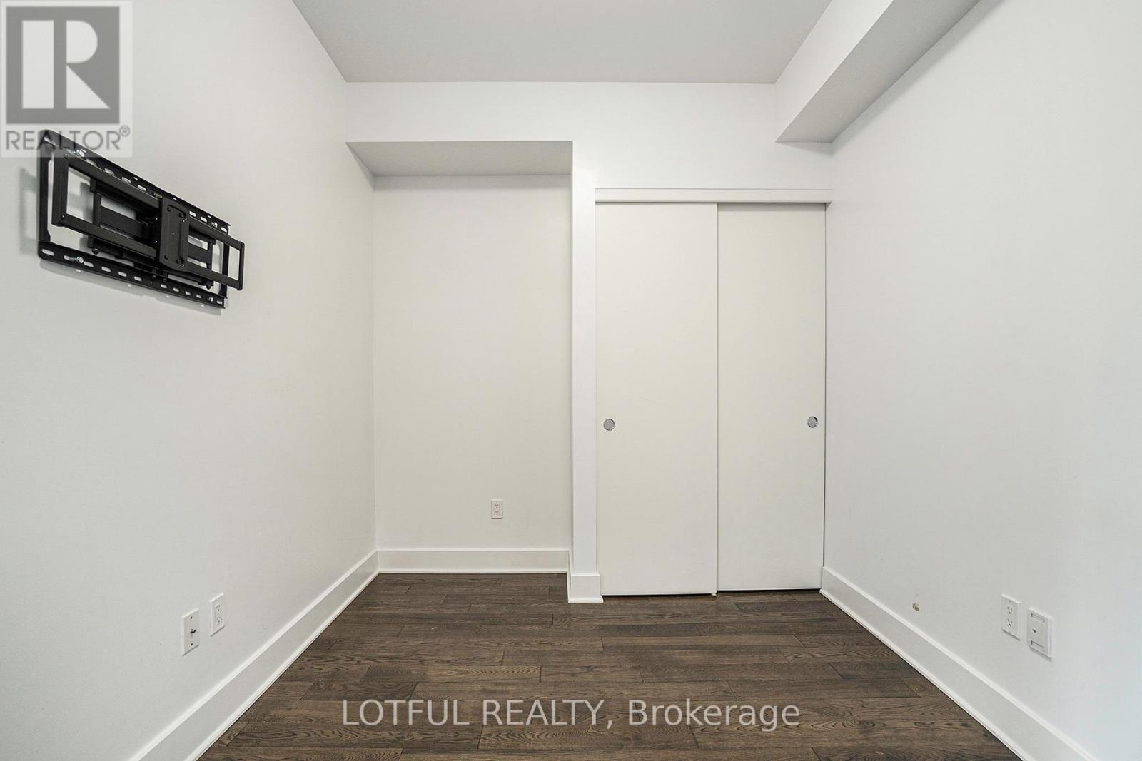 1705 - 255 Bay Street, Ottawa, Ontario  K1R 0C5 - Photo 18 - X12573170