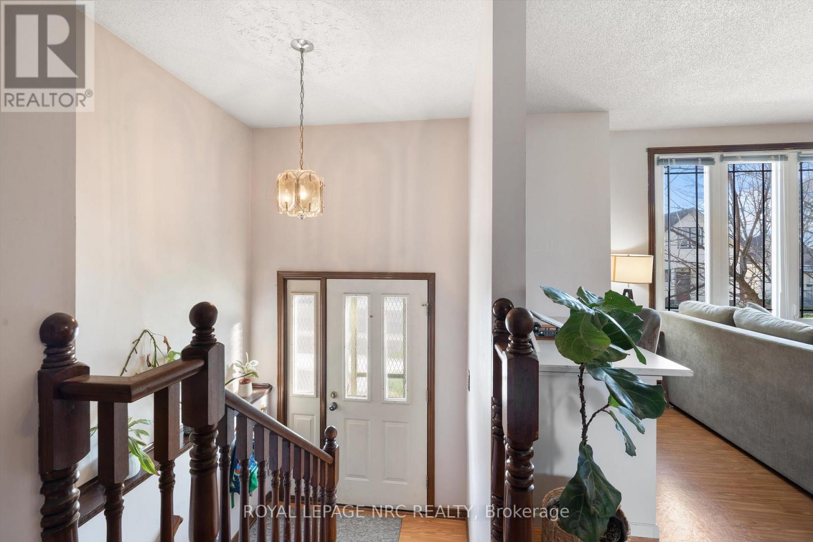 163 Pine Street S, Thorold, Ontario  L2V 3M5 - Photo 4 - X12573172