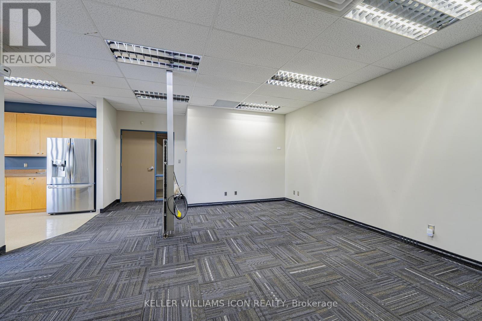 90 A Bill Leathem Drive, Ottawa, Ontario  K2J 0R3 - Photo 13 - X12245355