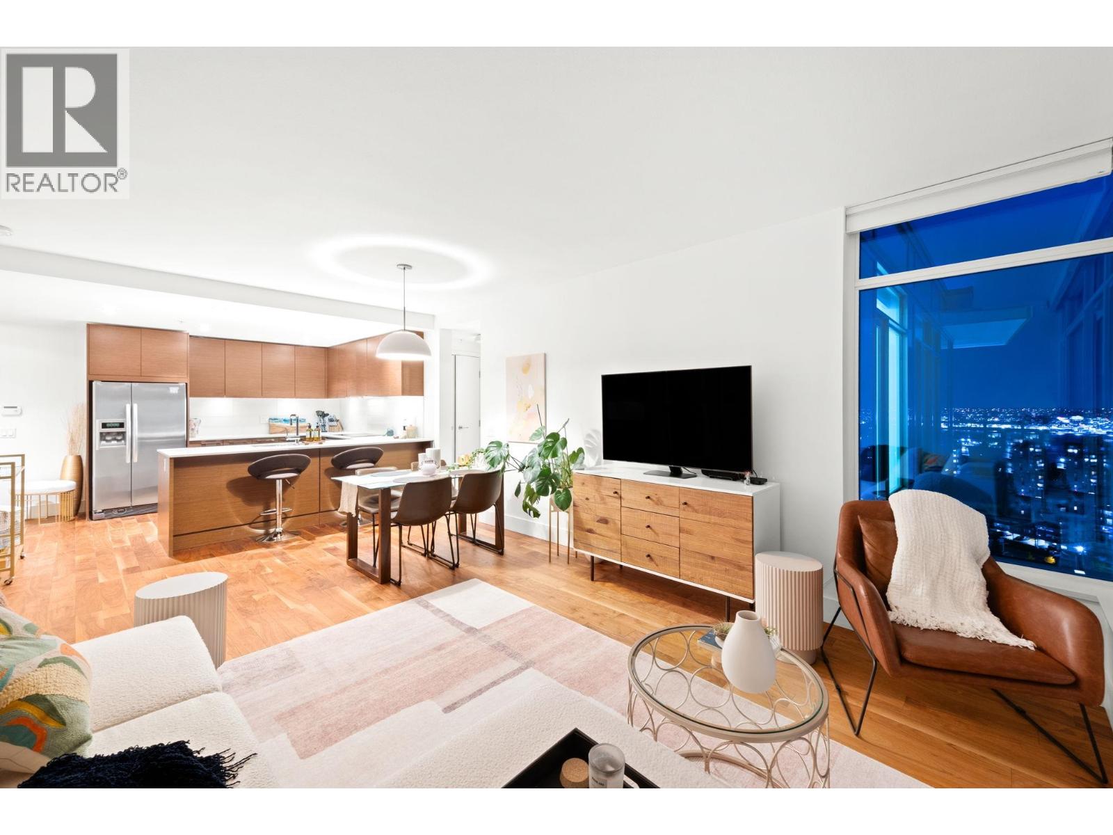 1503 111 E 13th Street, North Vancouver, British Columbia  V7L 0C7 - Photo 3 - R3069663