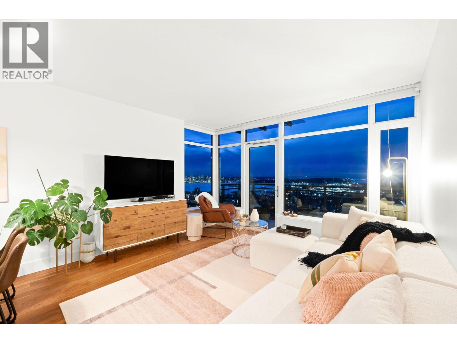 1503 111 E 13th Street, North Vancouver, British Columbia  V7L 0C7 - Photo 6 - R3069663