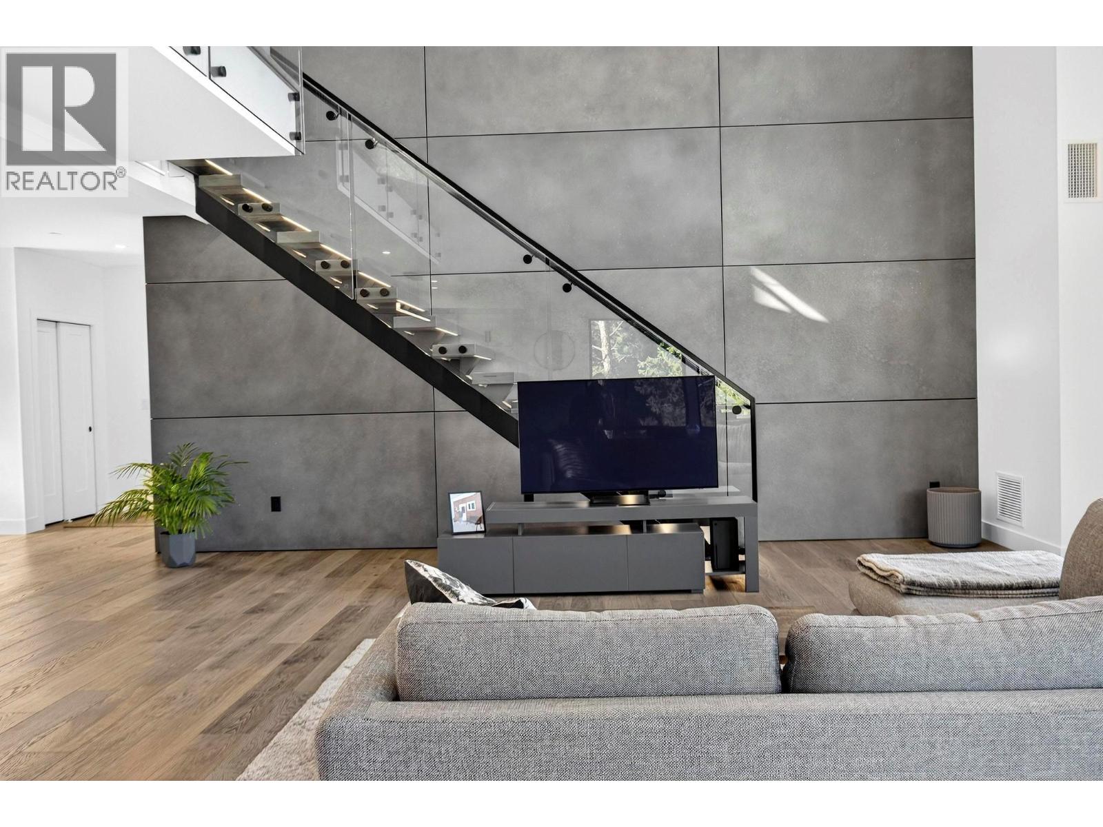 3434 Mckinley Beach Drive Unit# 408, Kelowna, British Columbia  V1V 0H3 - Photo 12 - 10369712