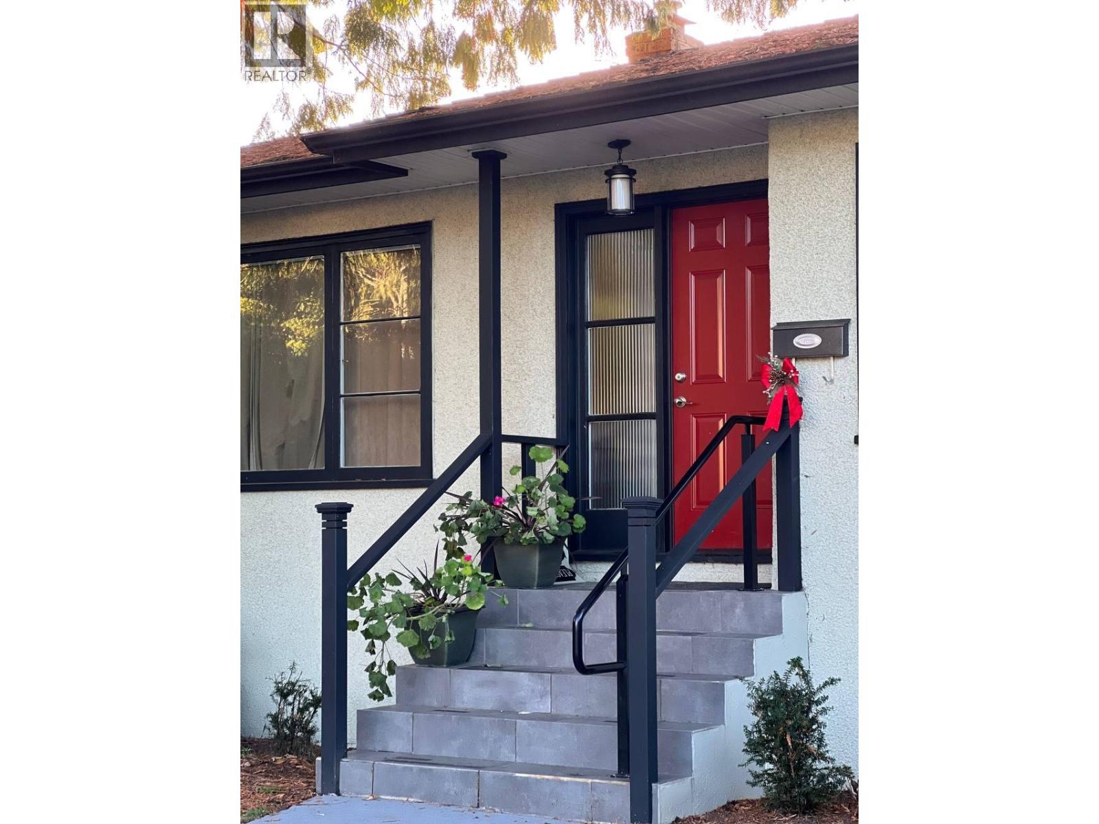 515 W Queens Road, North Vancouver, British Columbia  V7N 2K9 - Photo 1 - R3069691