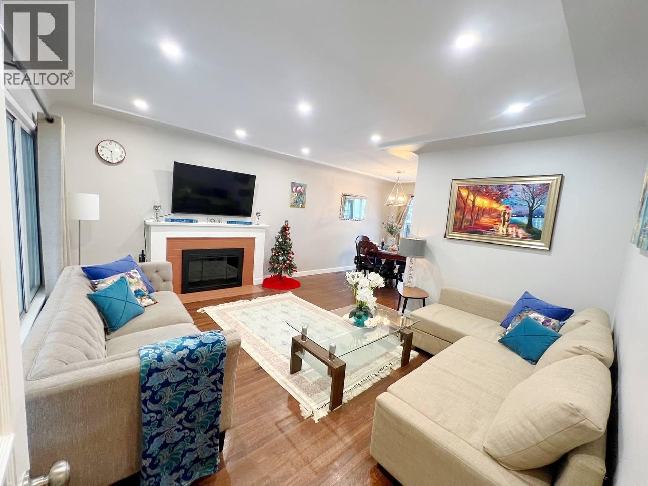 515 W Queens Road, North Vancouver, British Columbia  V7N 2K9 - Photo 2 - R3069691