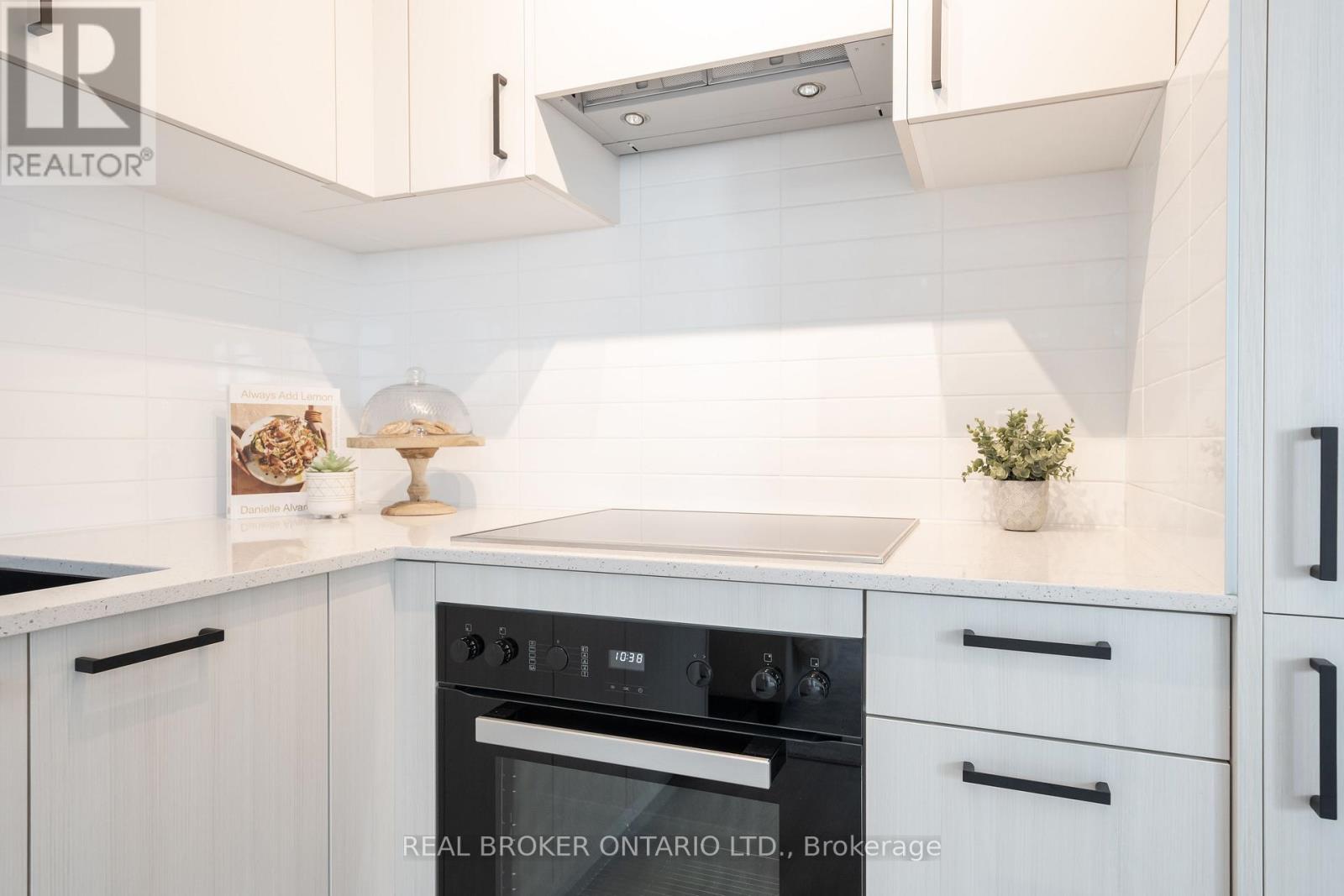 912 - 1 Quarrington Lane, Toronto, Ontario  M3C 0S4 - Photo 12 - C12573134