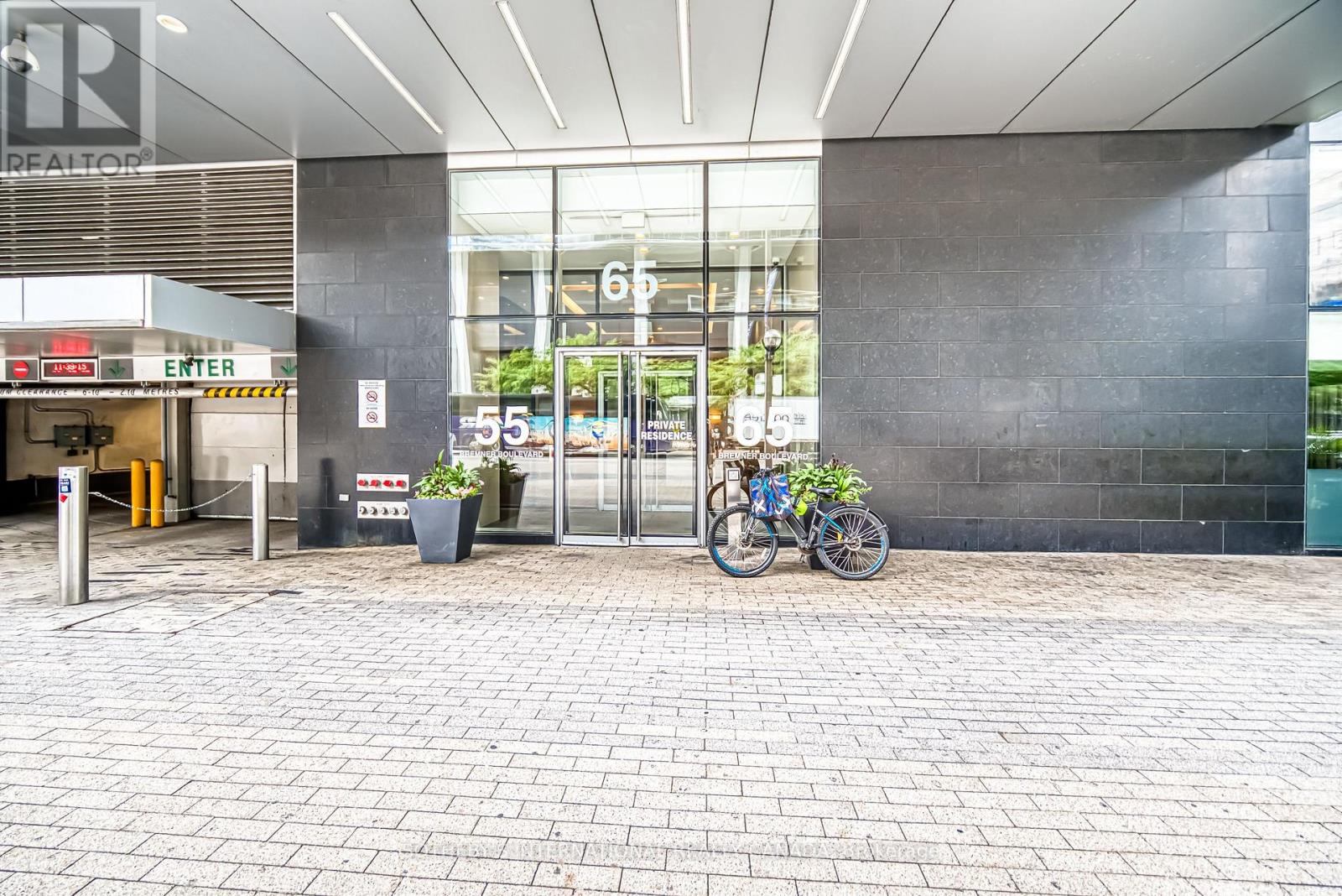 4906 - 55 Bremner Boulevard, Toronto, Ontario  M5J 0A6 - Photo 2 - C12573178