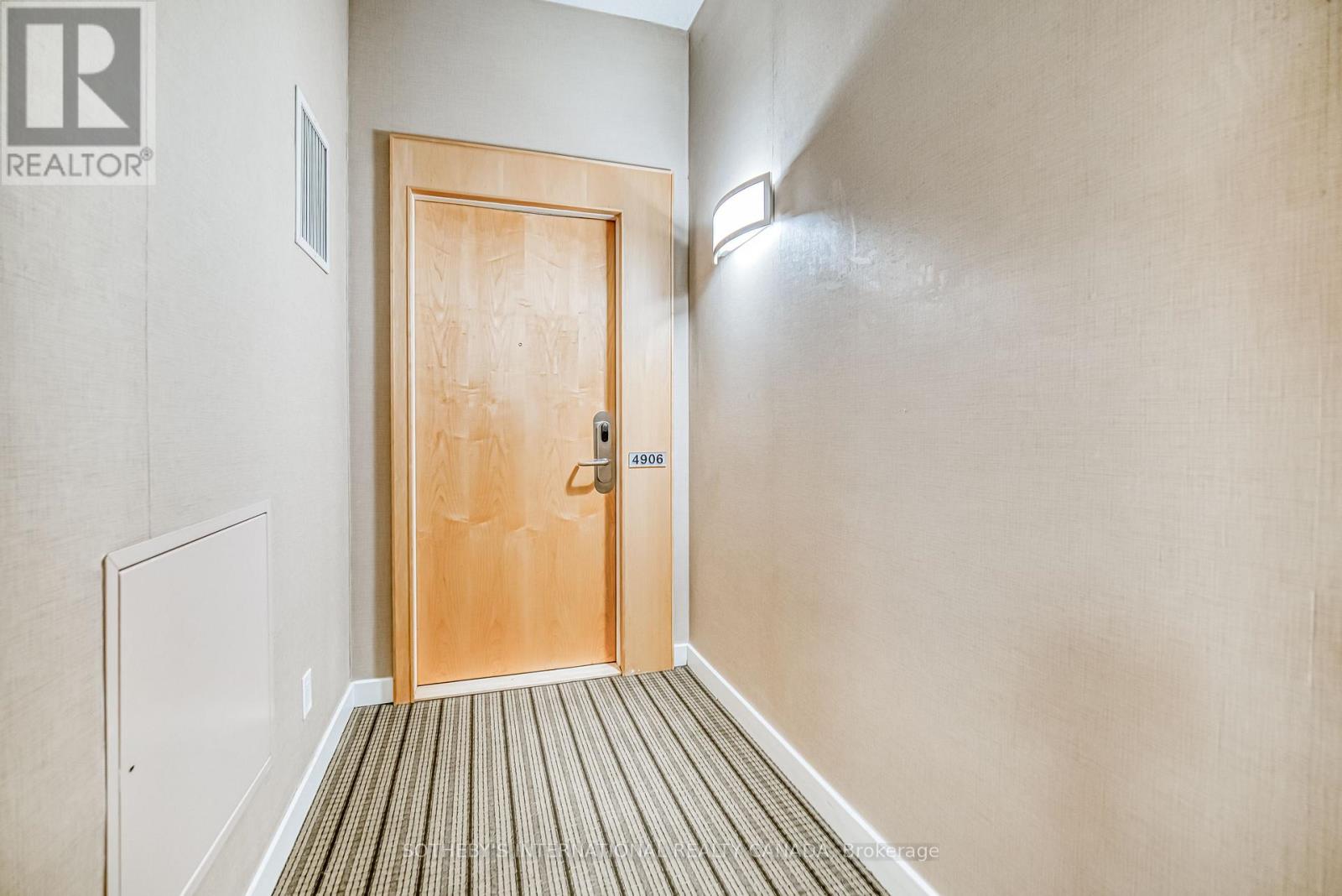 4906 - 55 Bremner Boulevard, Toronto, Ontario  M5J 0A6 - Photo 3 - C12573178