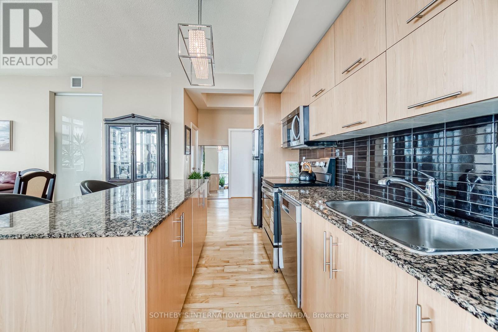 4906 - 55 Bremner Boulevard, Toronto, Ontario  M5J 0A6 - Photo 8 - C12573178