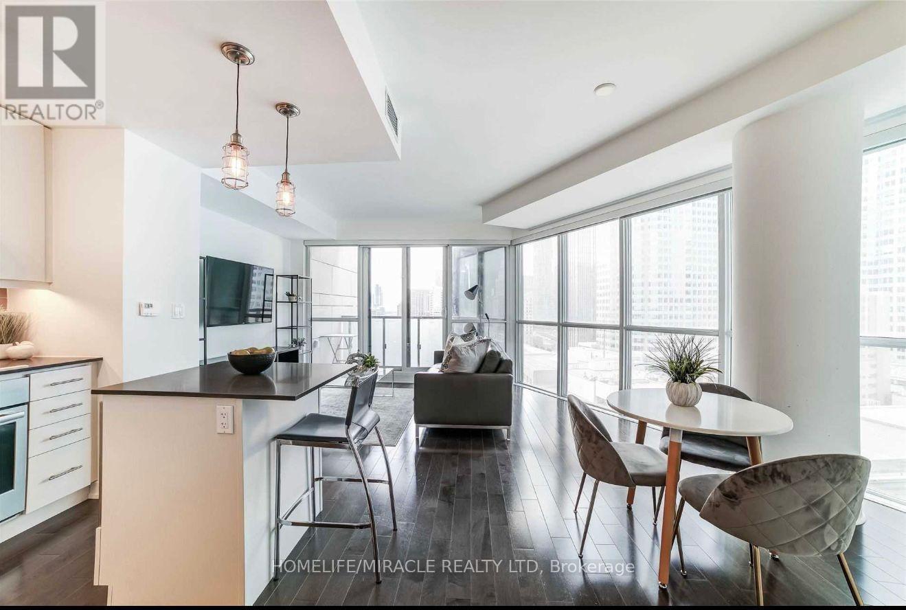 1604 - 1 The Esplanade, Toronto, Ontario  M5E 0A8 - Photo 14 - C12573198