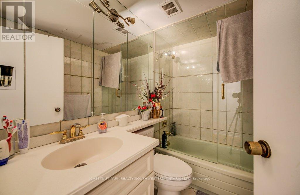 2801 - 33 Harbour Square, Toronto, Ontario  M5J 2G2 - Photo 28 - C12573200